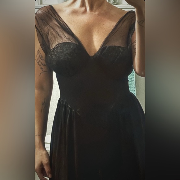 Vintage 1940s Black Dress size M 36C bust - Picture 1 of 6